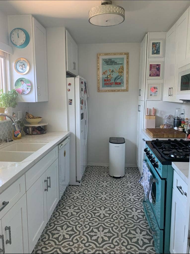 Looking for great female roommate!