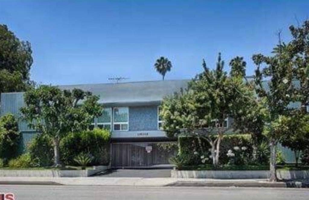 Looking for great female roommate!