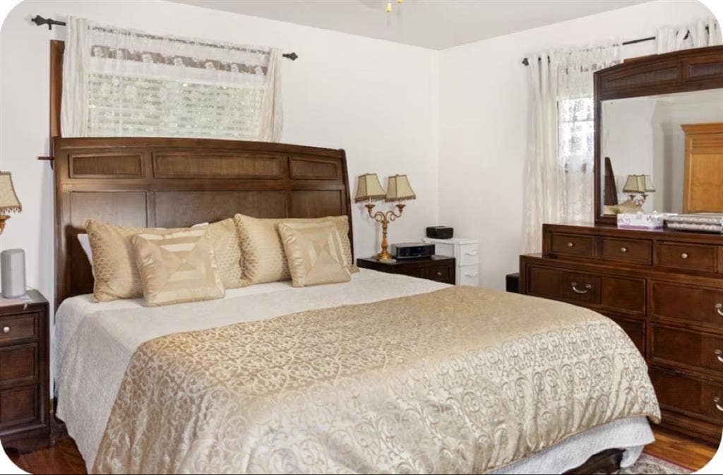 Cozy private room with En-suiteBath