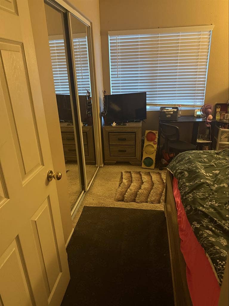 Room for rent in Menifee