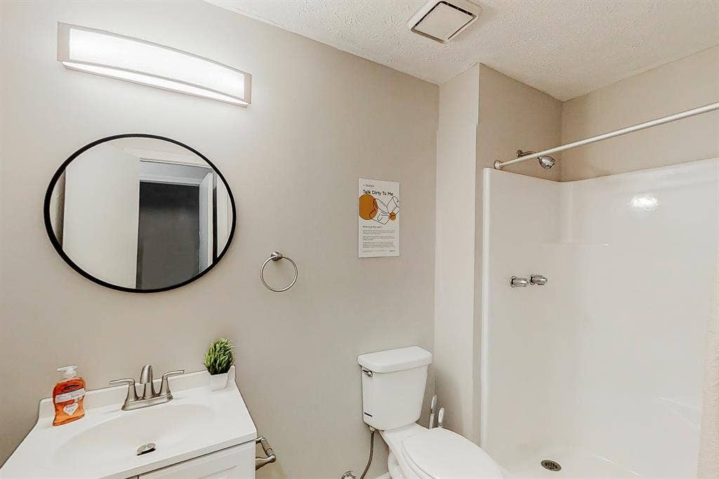 7 BR in Riverdale
