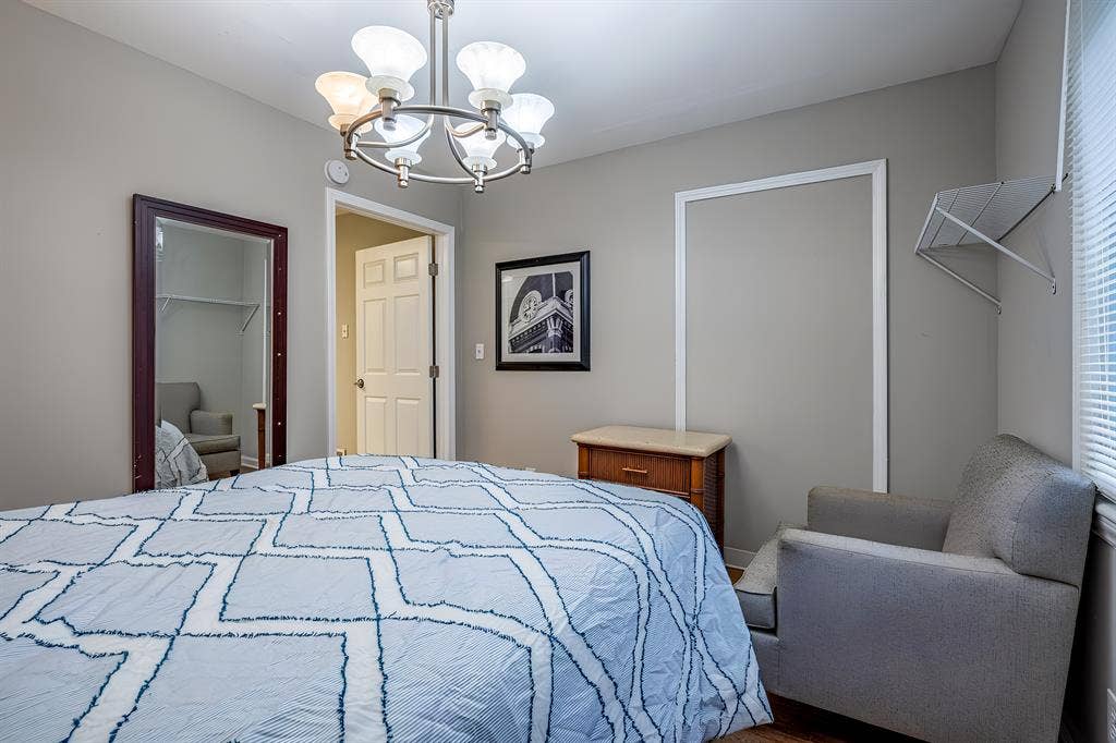 7 BR in Decatur