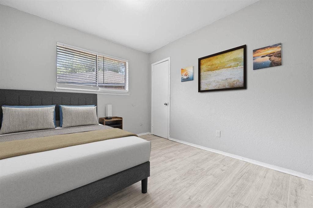 8 BR in Houston