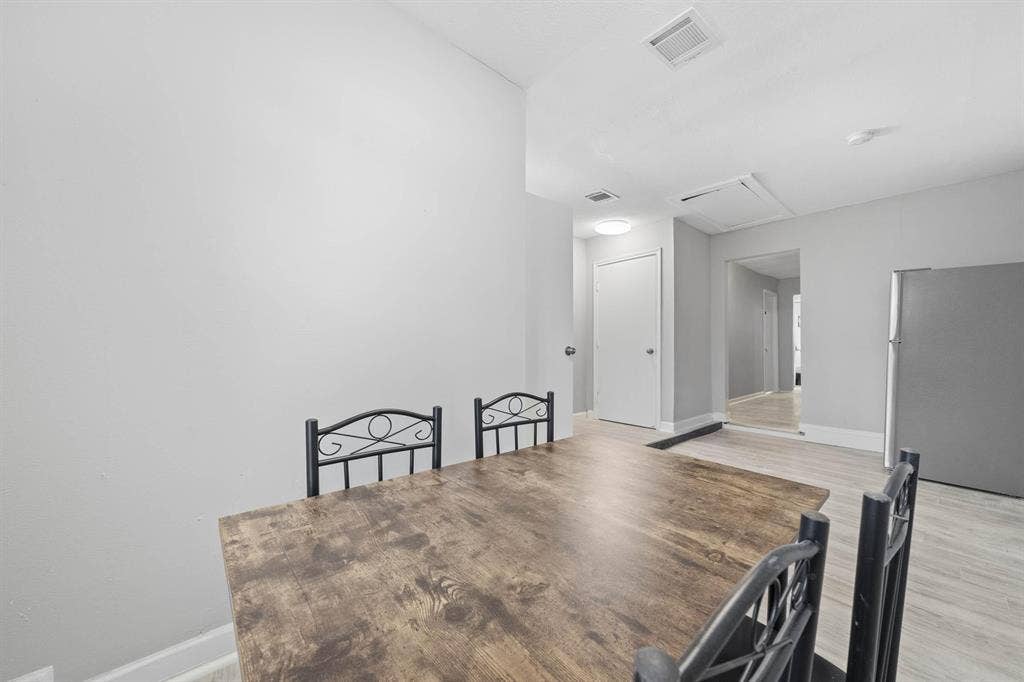8 BR in Houston