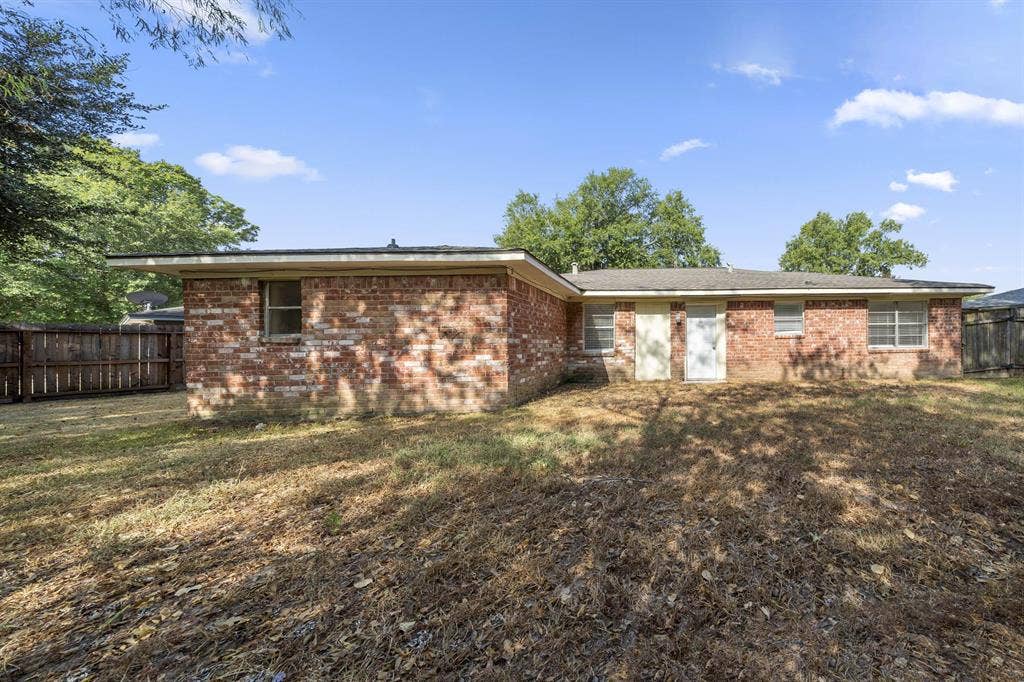 8 BR in Houston