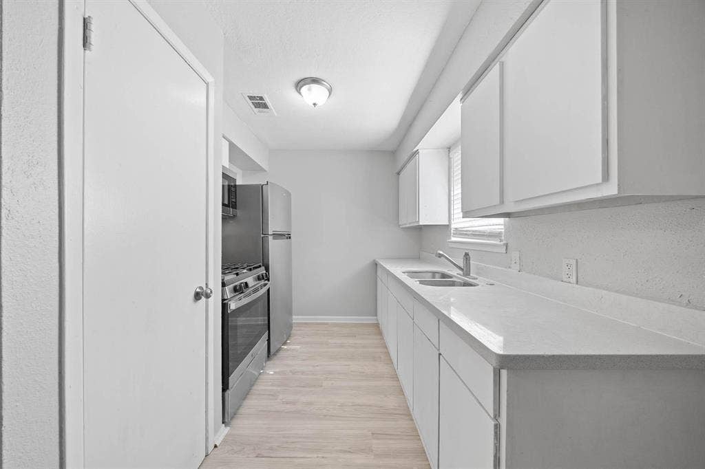 8 BR in Houston