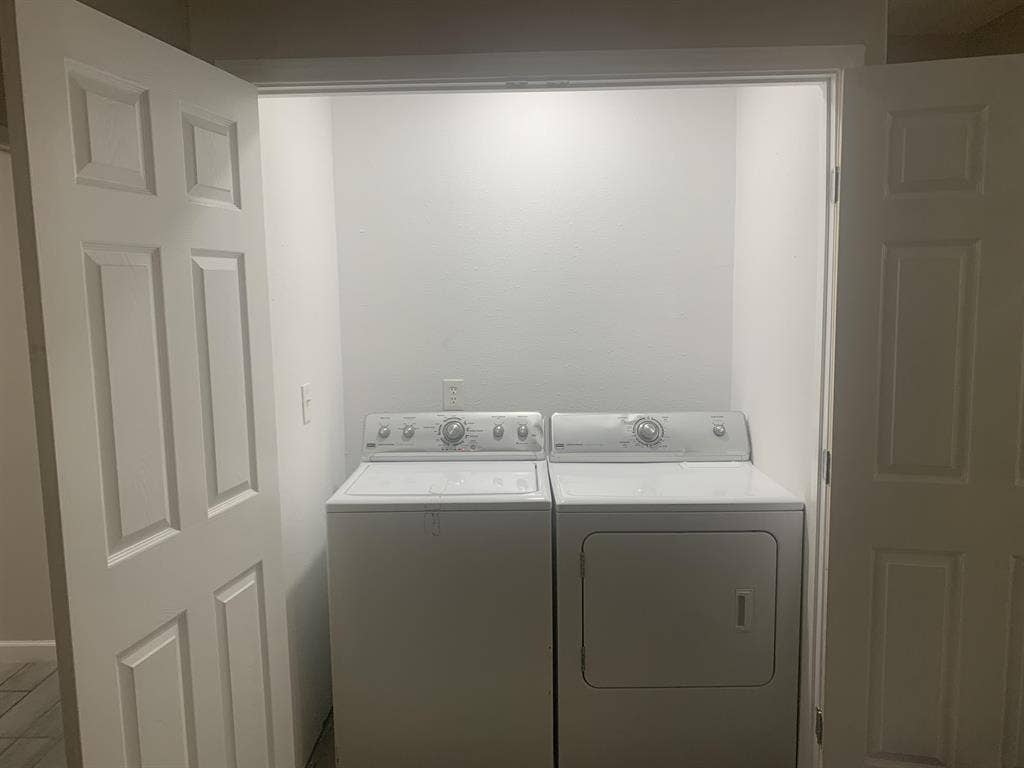 8 BR in Cove