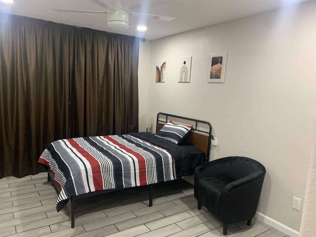 8 BR in Cove
