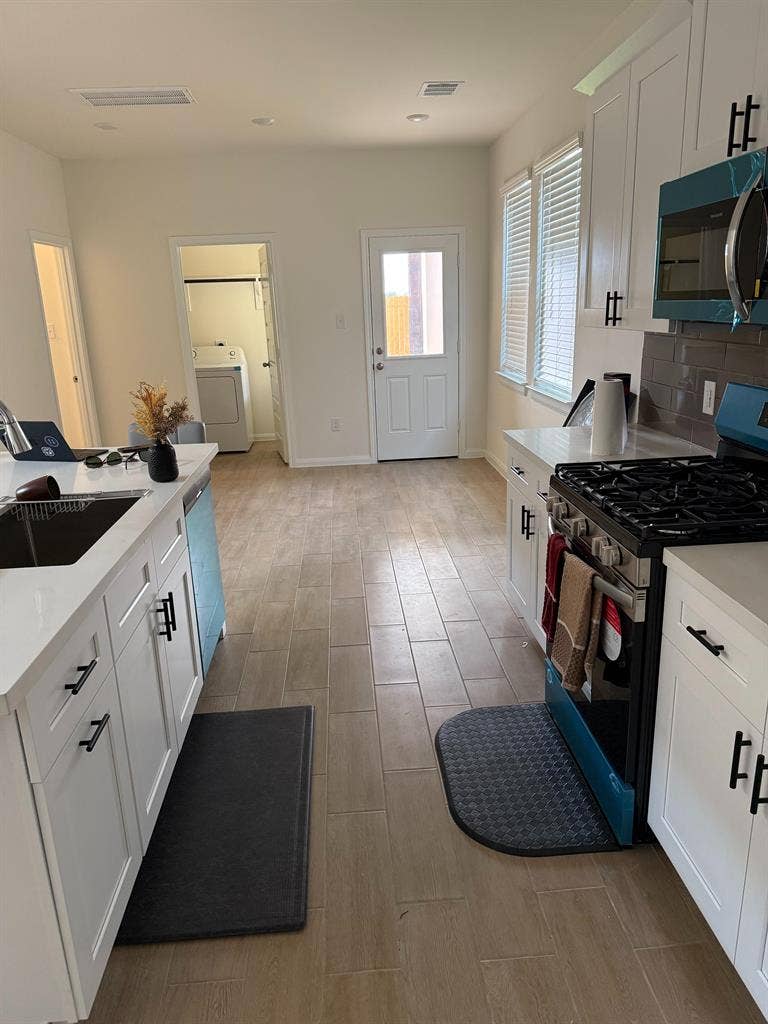 4 BR in Cypress