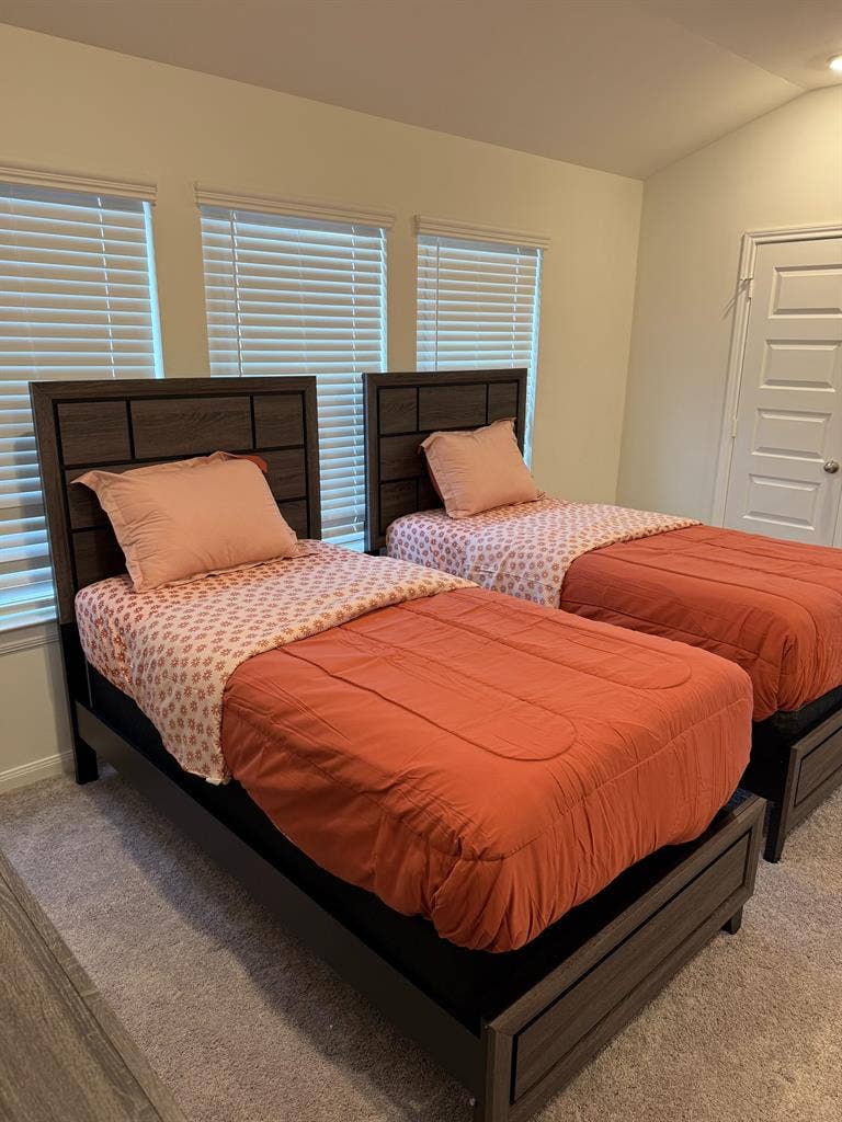 4 BR in Cypress