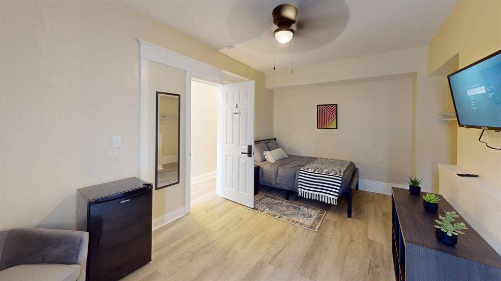 6 BR in Baltimore