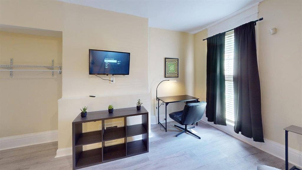 6 BR in Baltimore