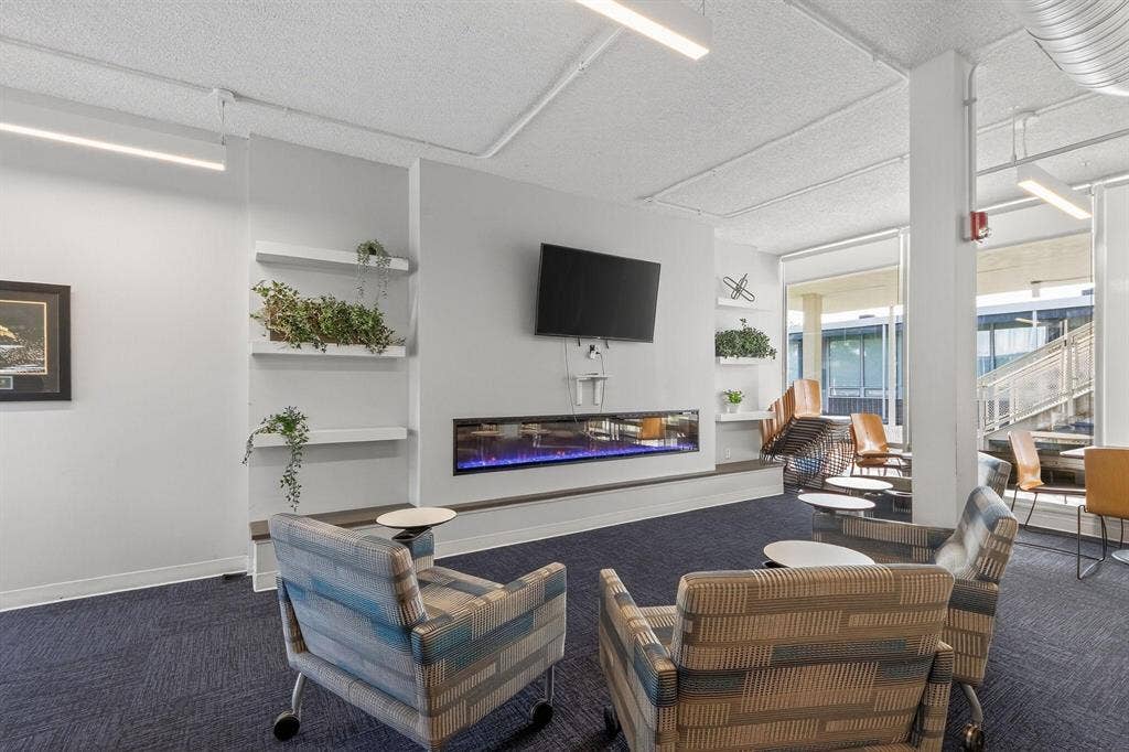 6 BR in Kansas City