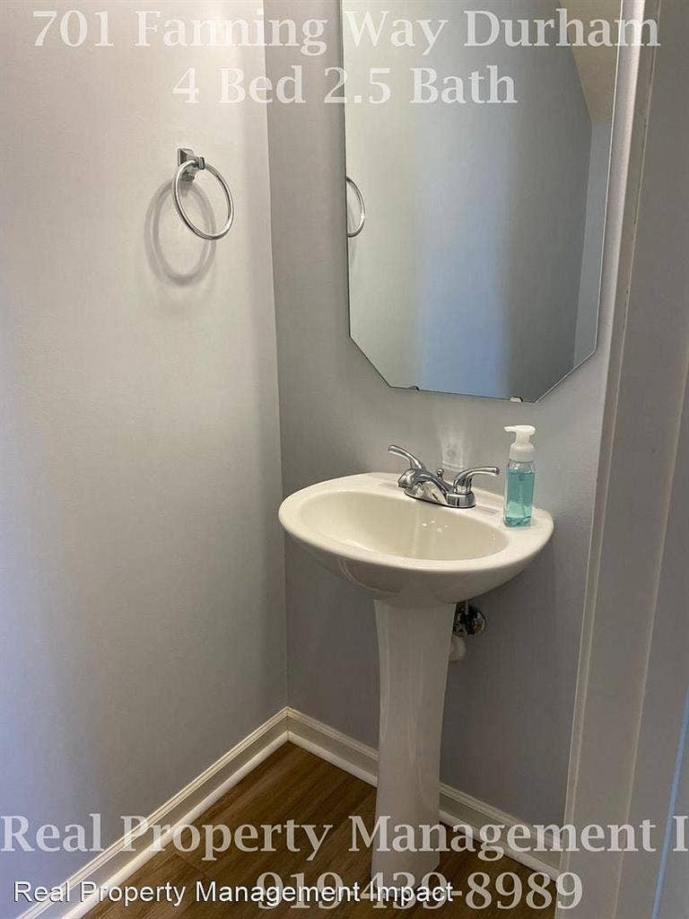 4 BR in Durham