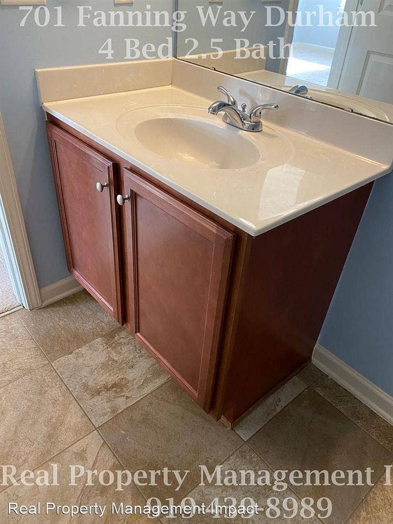 4 BR in Durham
