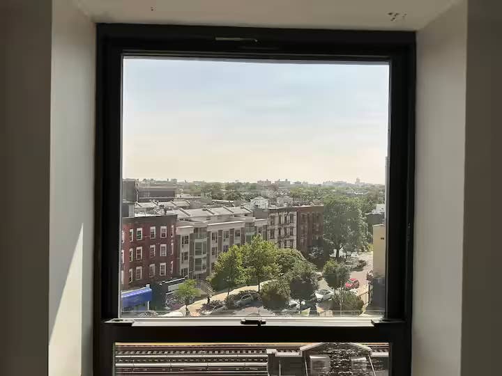 Furnished Room I min to Manhattan