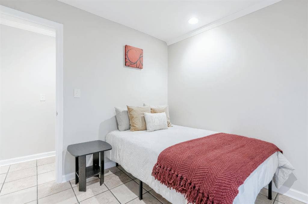 7 BR in Atlanta