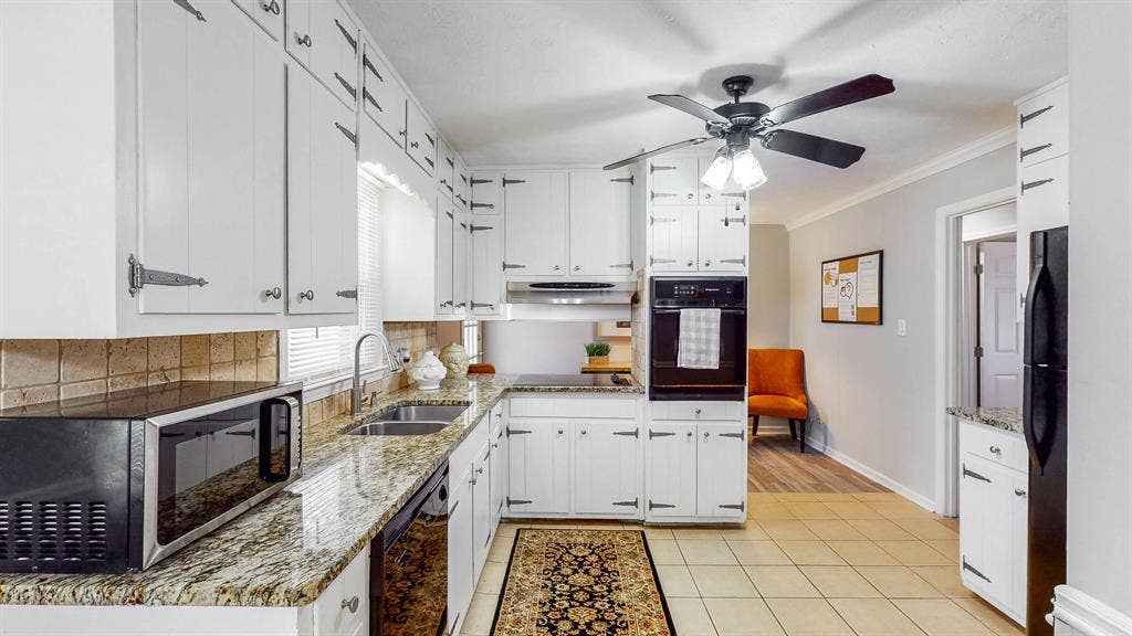 6 BR in Snellville
