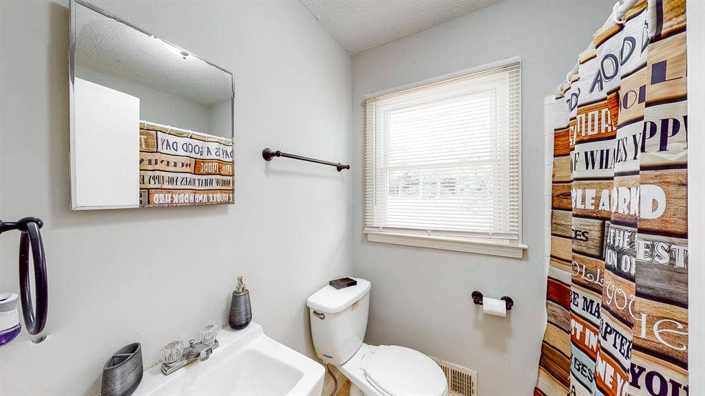 6 BR in Snellville