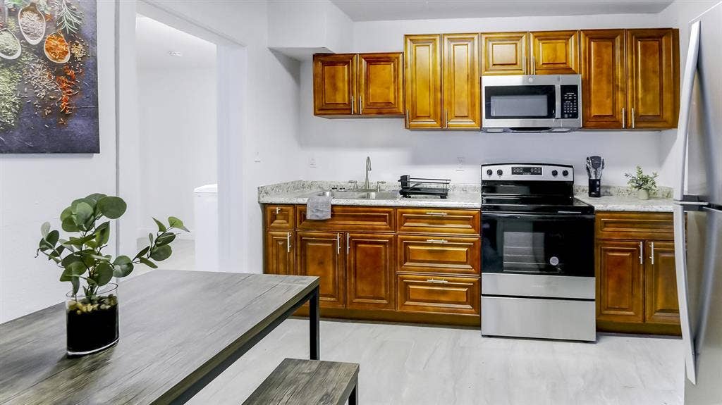 9 BR in Tampa