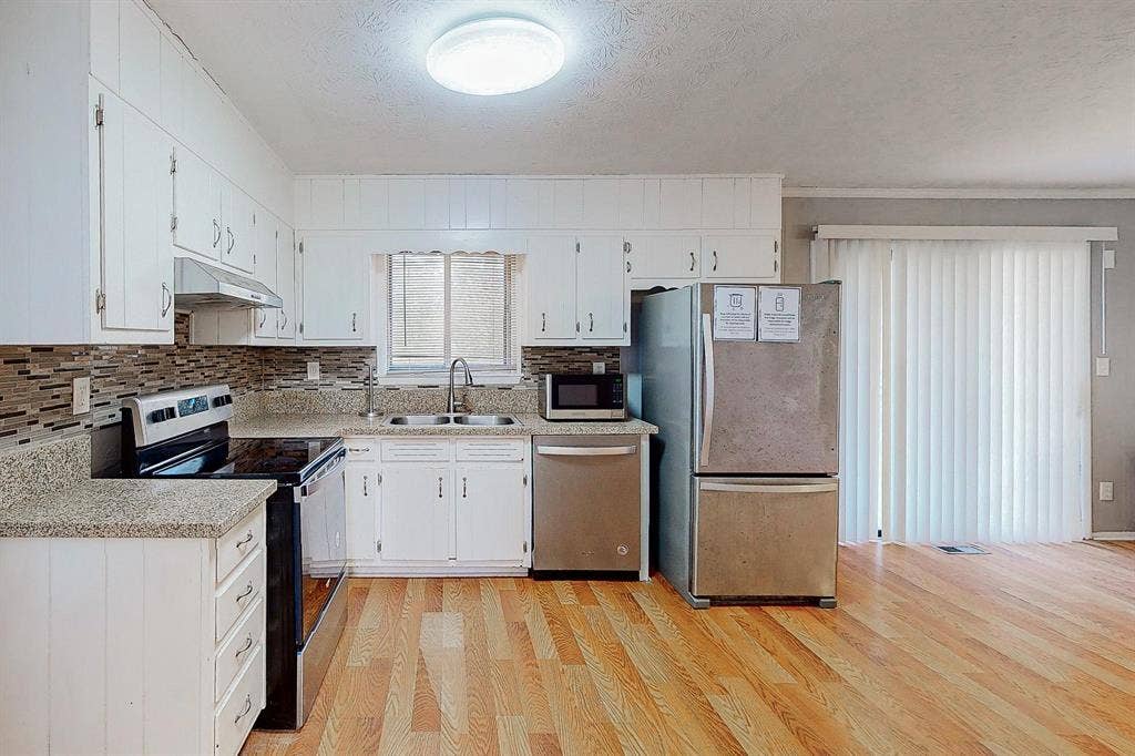 8 BR in College Park
