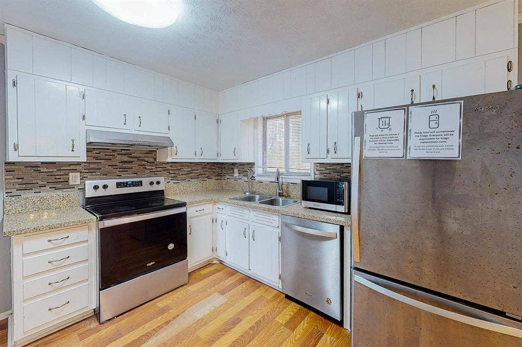 8 BR in College Park