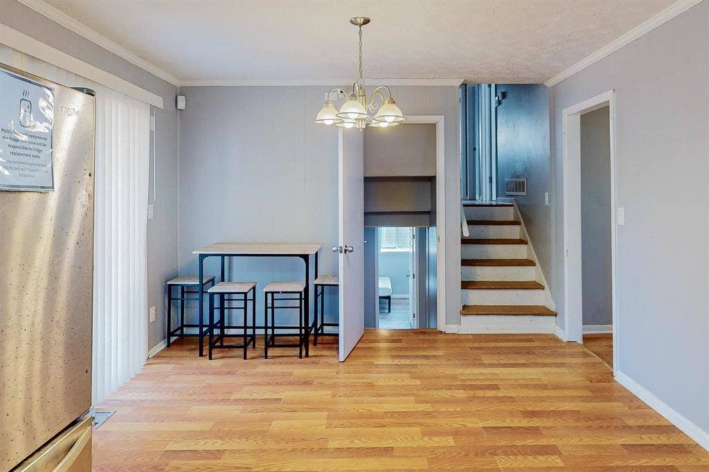 8 BR in College Park