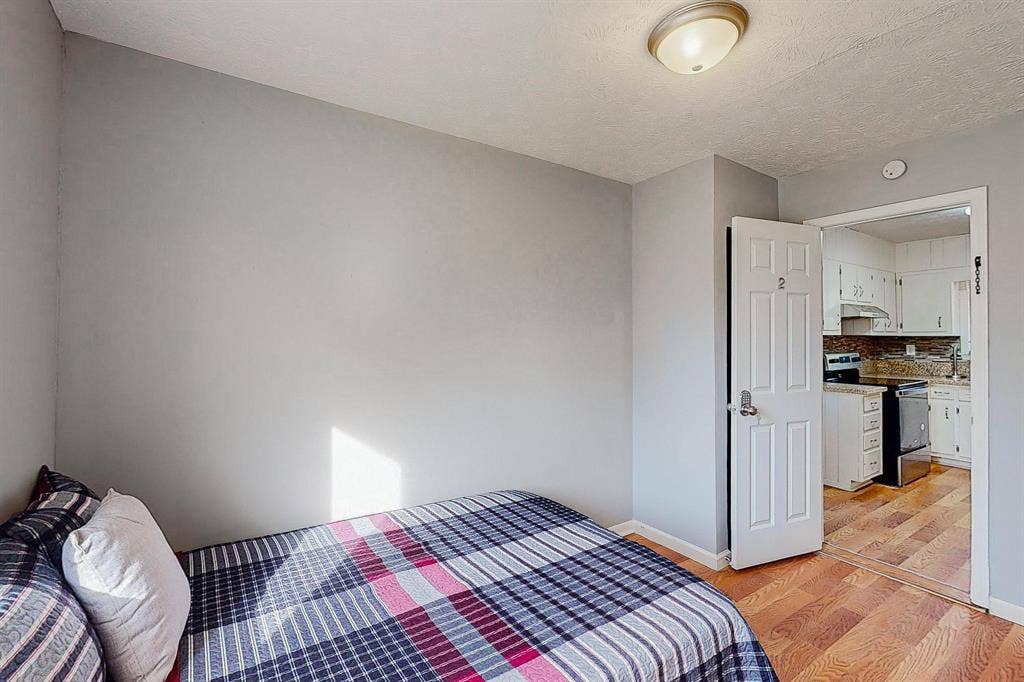 8 BR in College Park