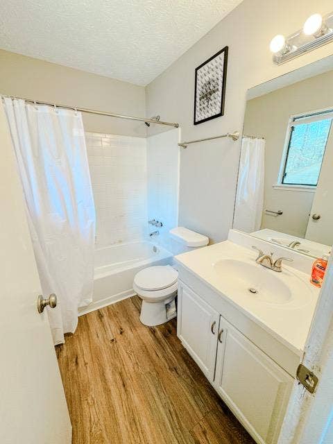 7 BR in Ellenwood