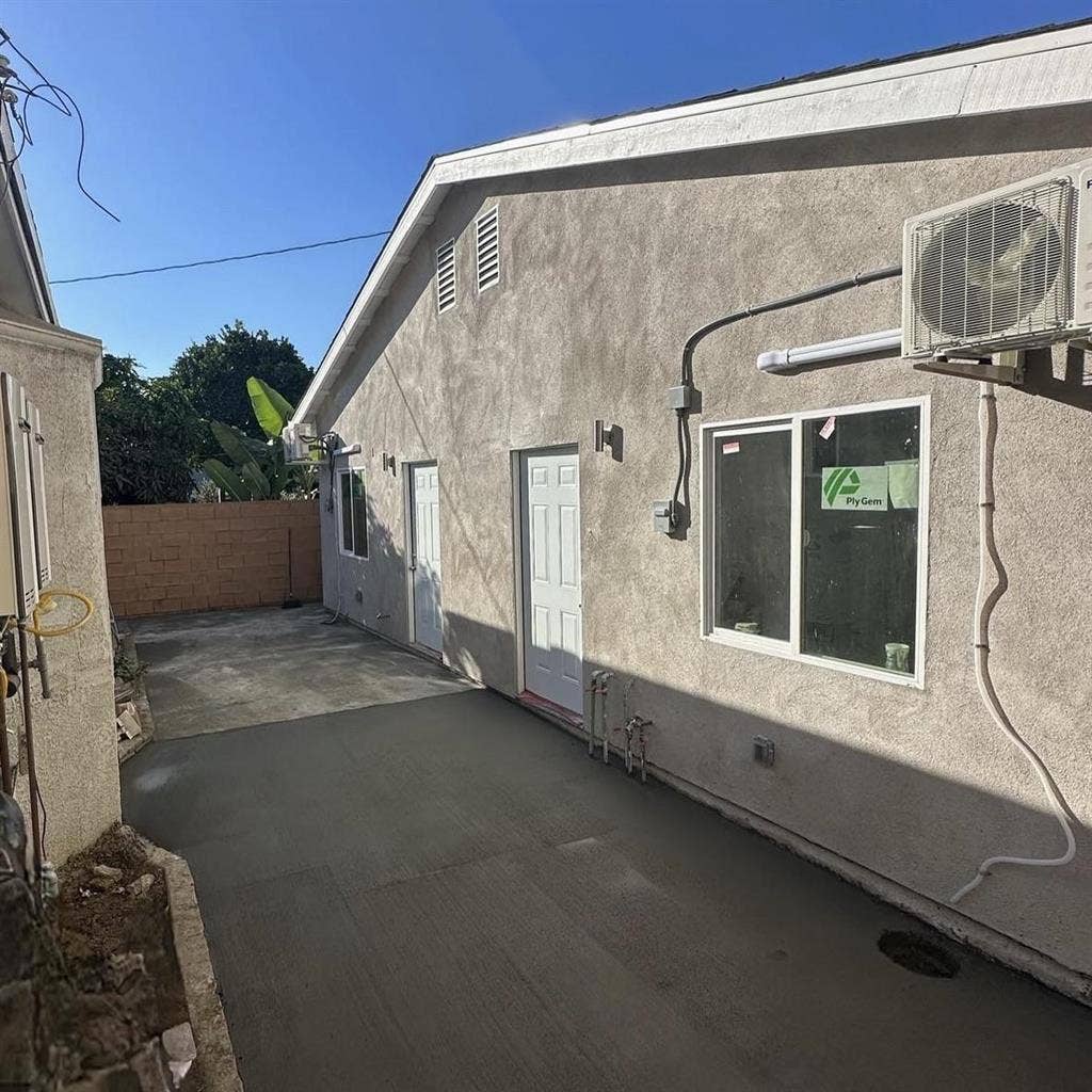 1 BR in Los Angeles