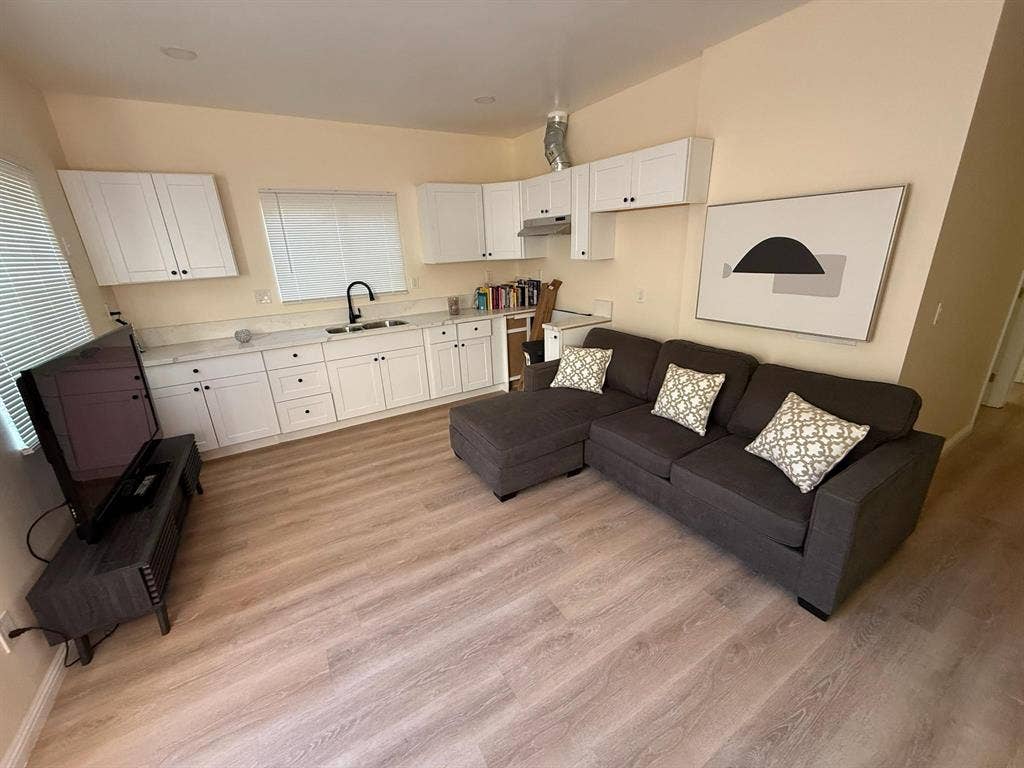 1 BR in Los Angeles