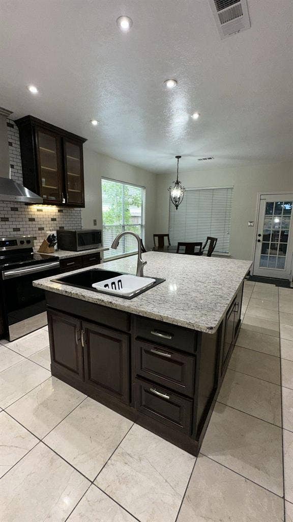3 BR in Houston
