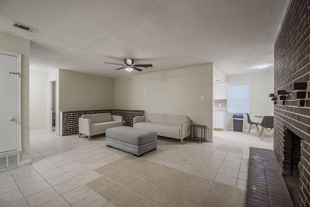 10 BR in Dallas