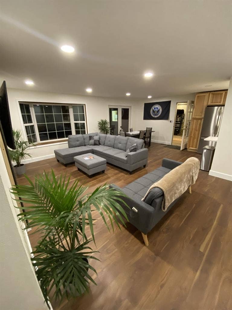 Room Available In Sandy