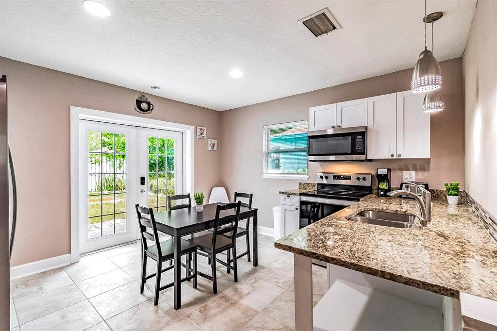 7 BR in Tampa