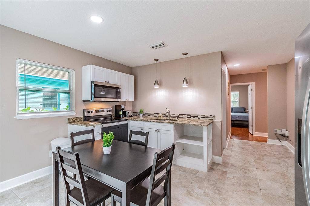 7 BR in Tampa