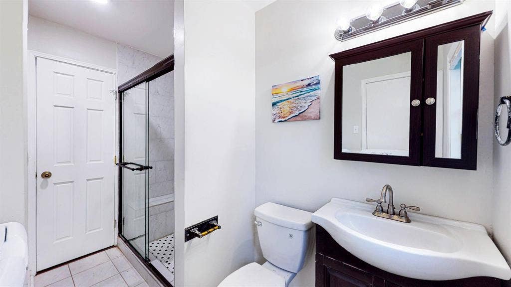 6 BR in Forest Park