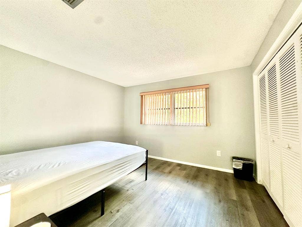 5 BR in Spring Hill
