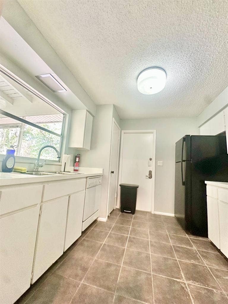 5 BR in Spring Hill