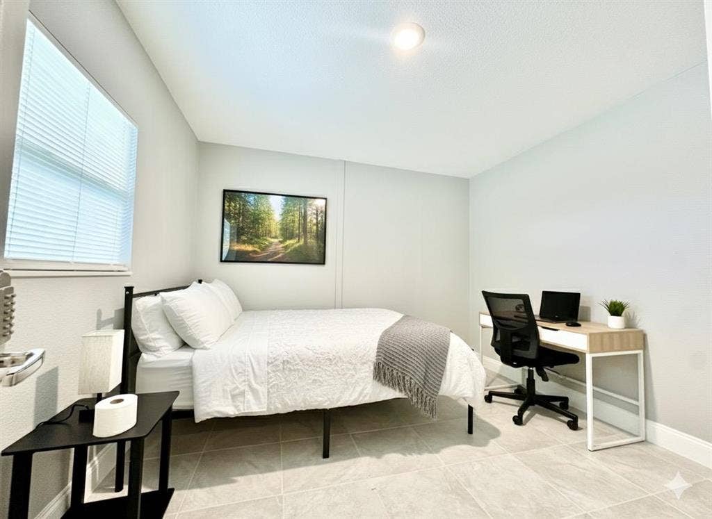 5 BR in Spring Hill