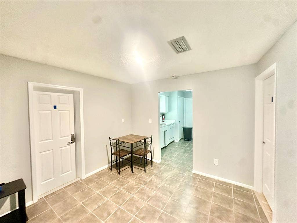 5 BR in Spring Hill