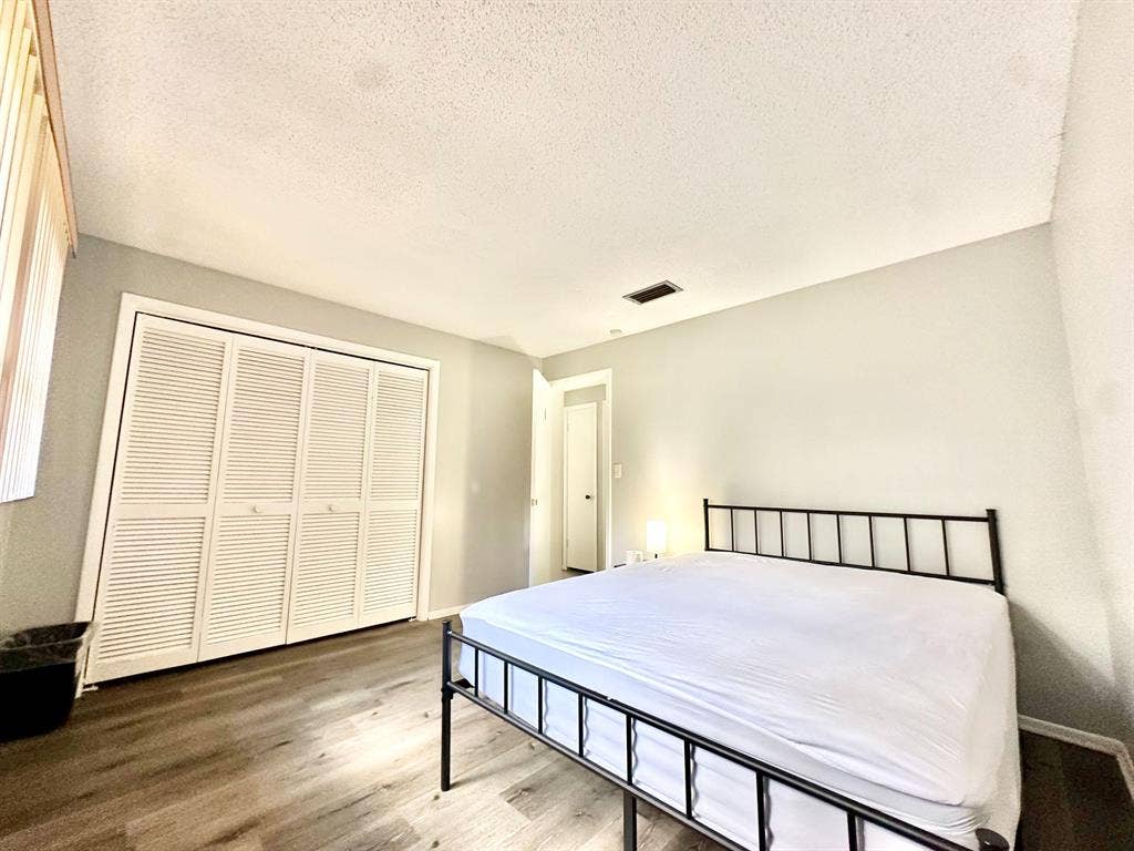 5 BR in Spring Hill