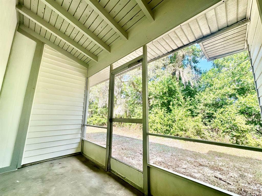 5 BR in Spring Hill