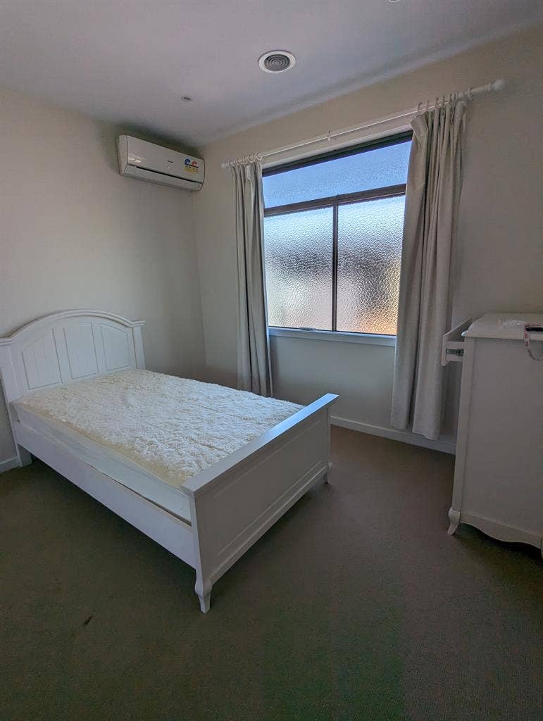 2 rooms available in Springvale