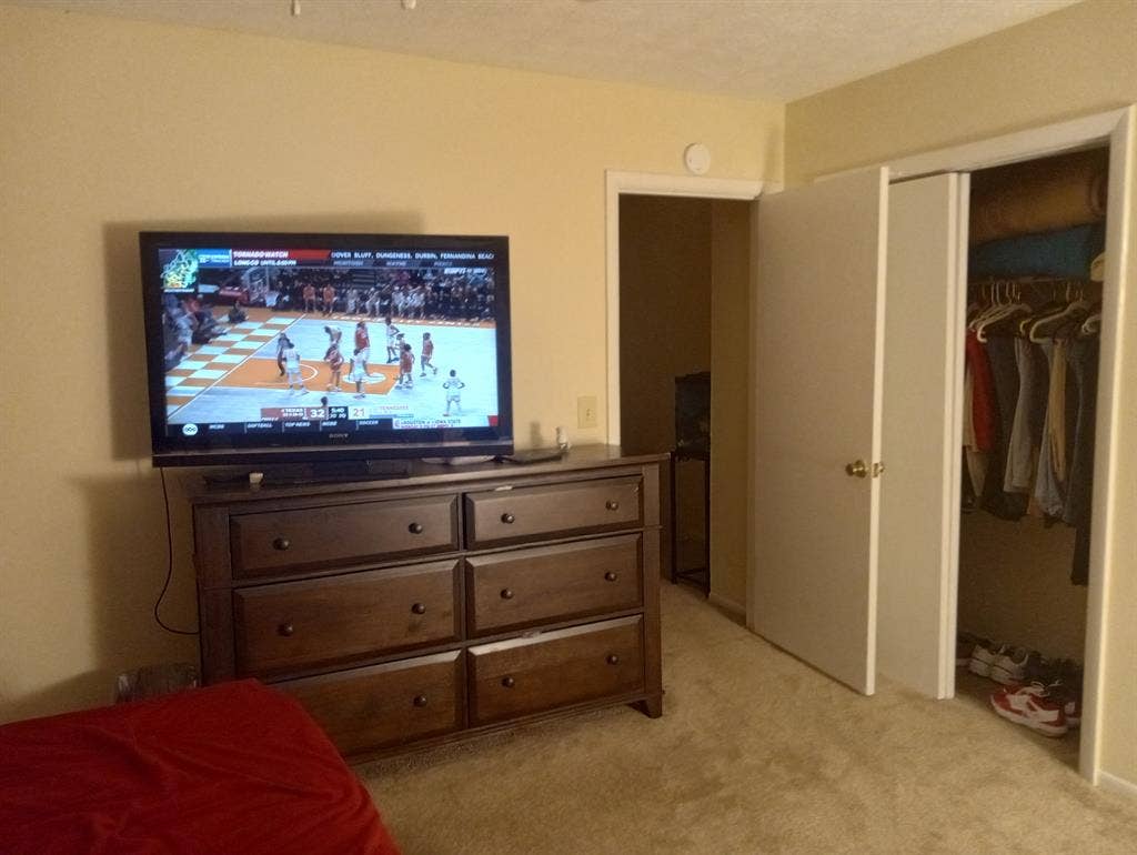 Townhouse looking to rent a room