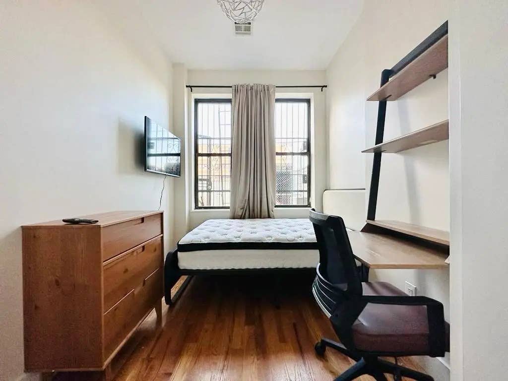 Room for Student or Professional