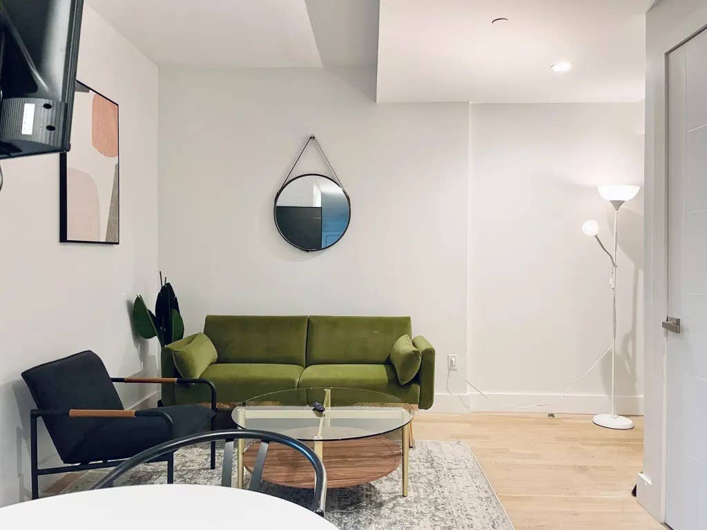 Furnished Room I min to Manhattan
