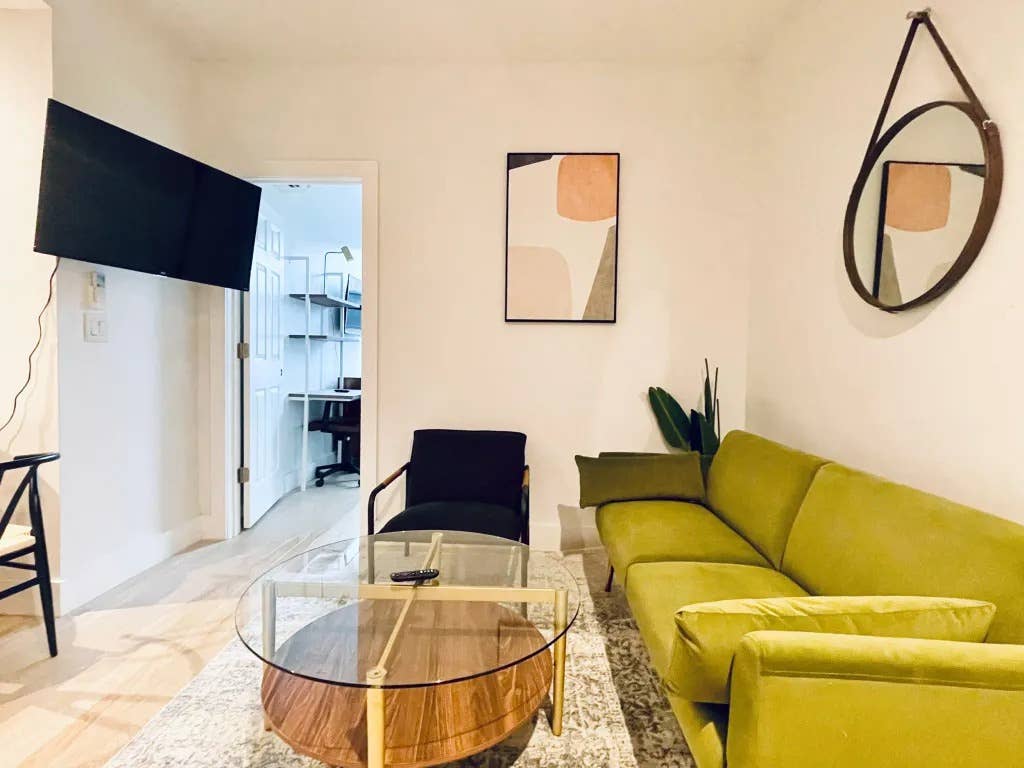 Furnished Room I min to Manhattan