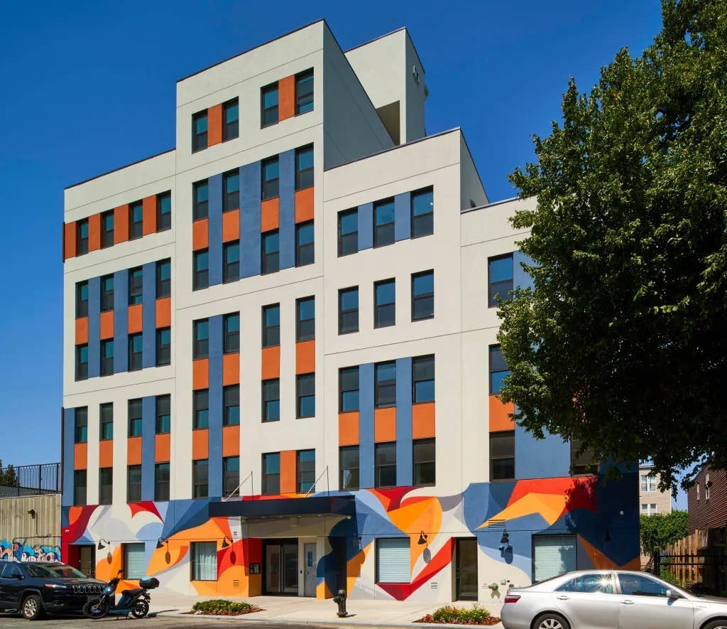 Furnished Room I min to Manhattan