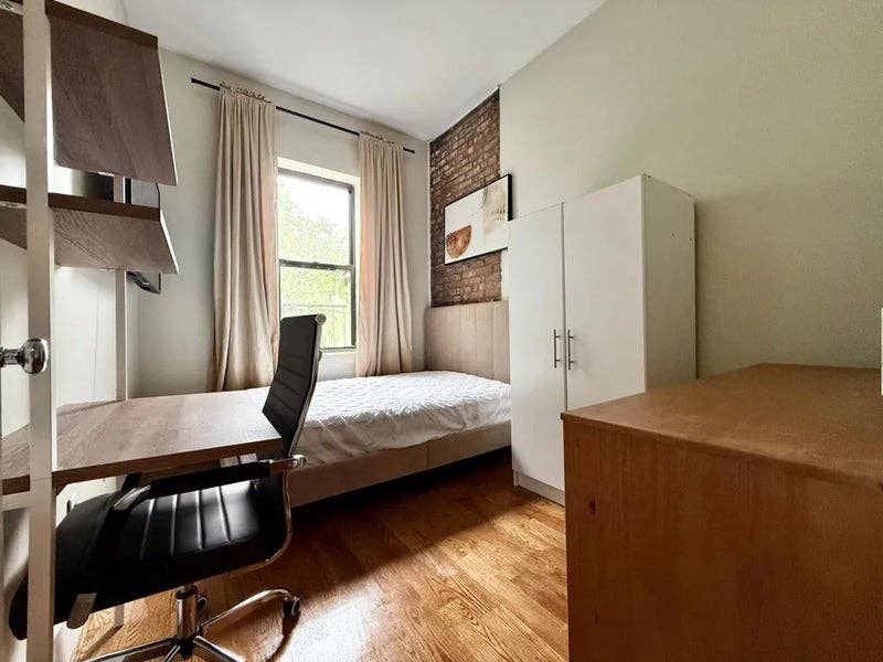 Room for Student or Professional